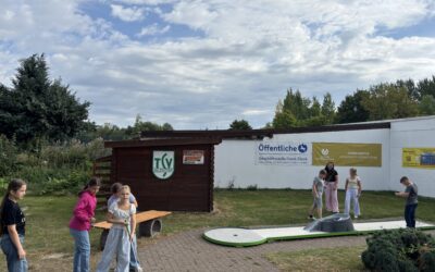 5. Jahrgang: Kennenlernen beim Minigolf